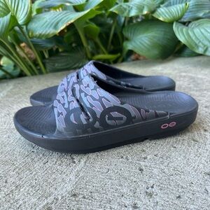 OOFOS OOAHH Slides Midnight Tropics‎ Black Purple Sport Recovery Sandal Size 7